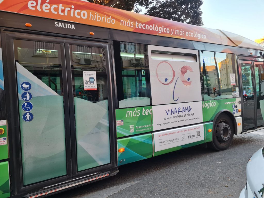Publicidad autobuses Vinarama por Agencia de Publicidad en Málaga Cuatrocento