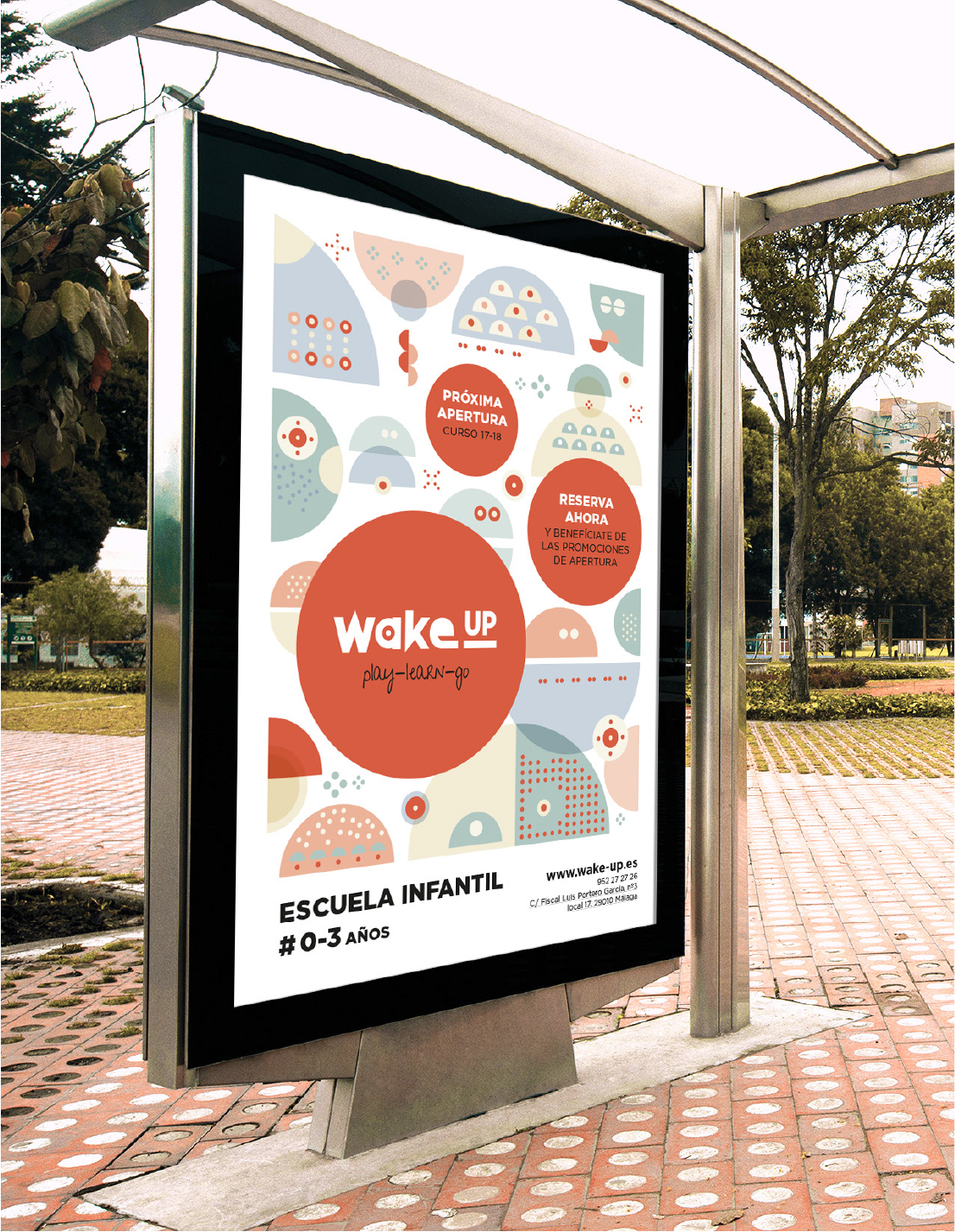 Diseño de mupi para escuela infantil Wake up por Agencia de publicidad en Malaga Cuatrocento